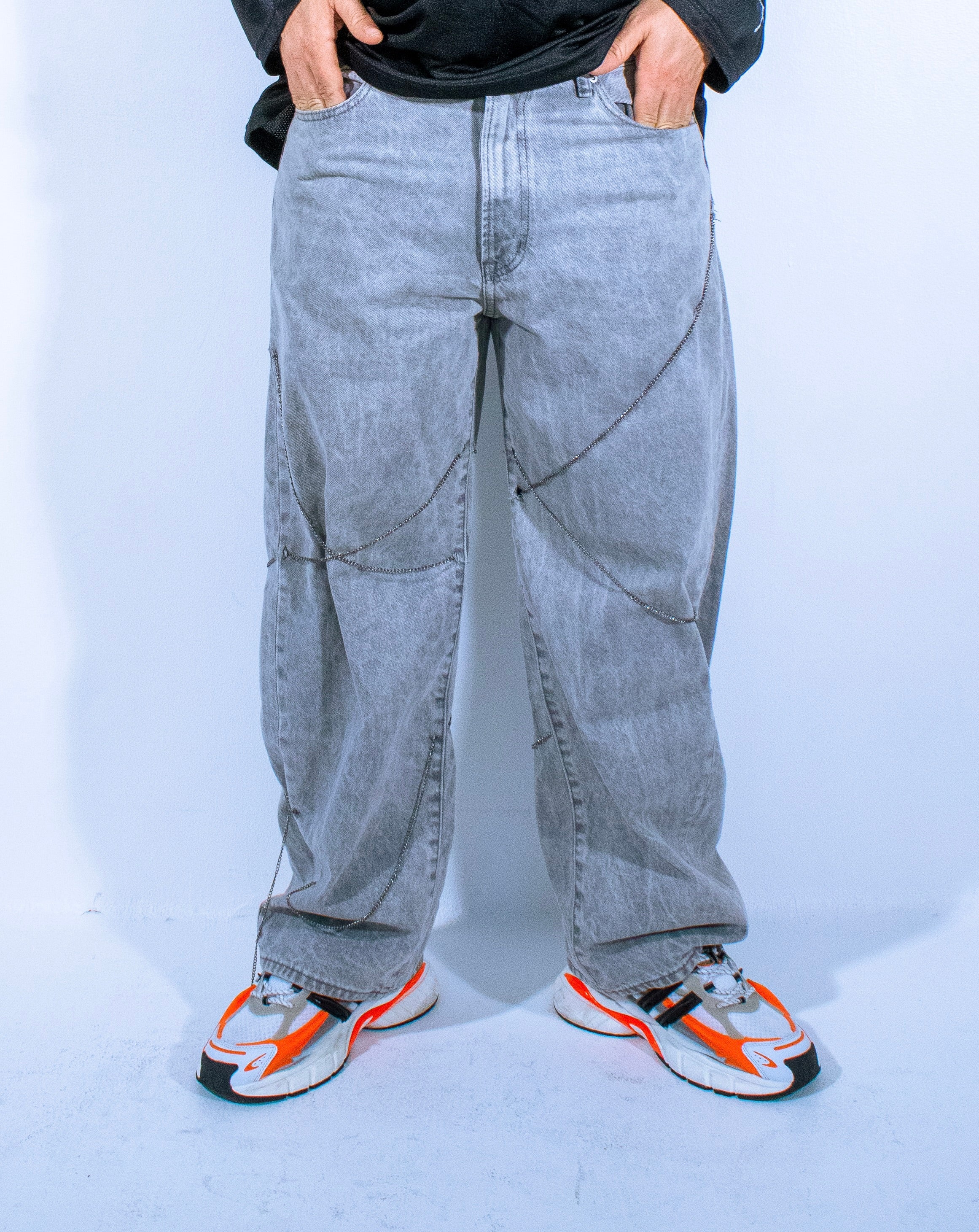 grey barrel chain denim