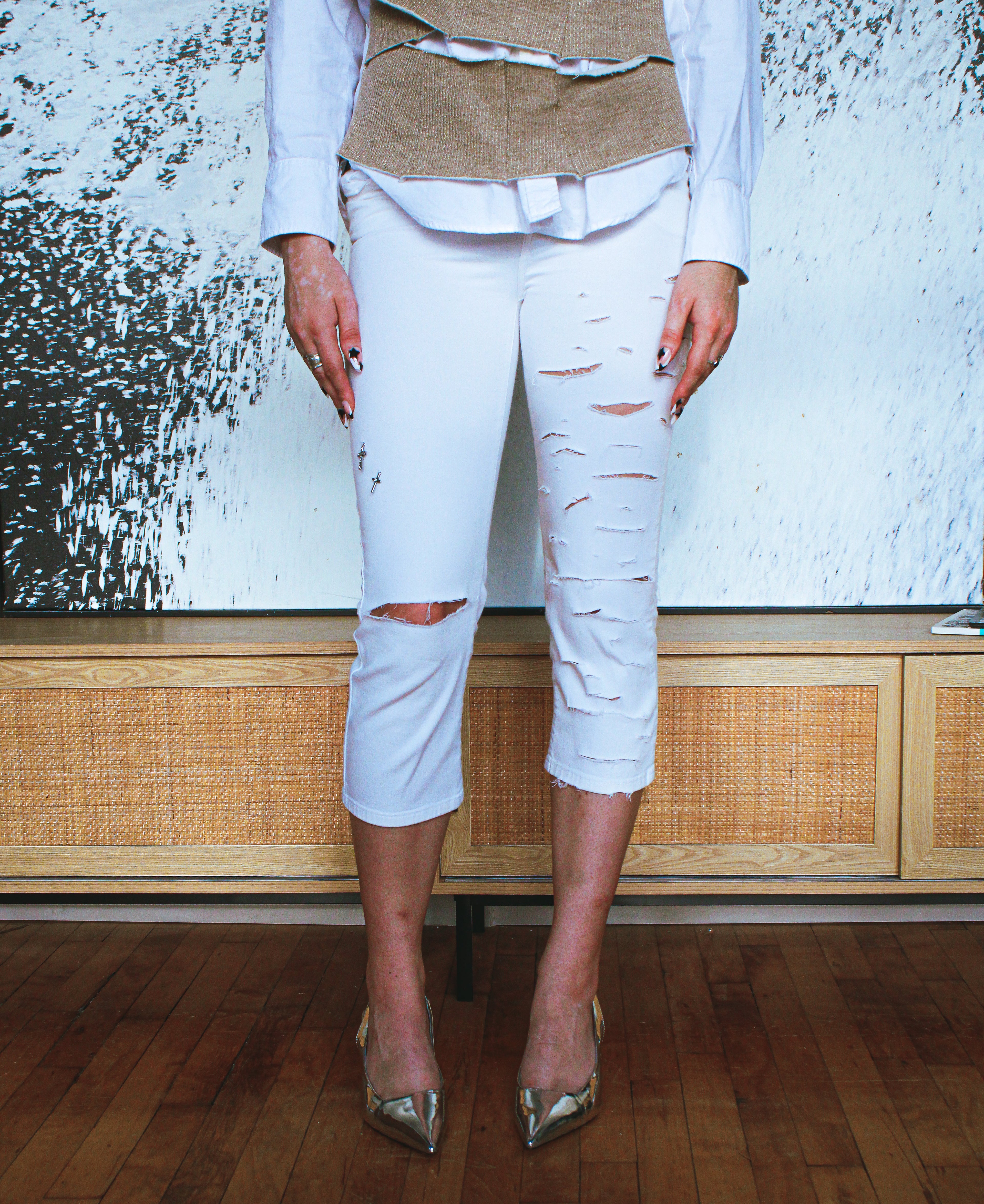 mini cross white denim capris