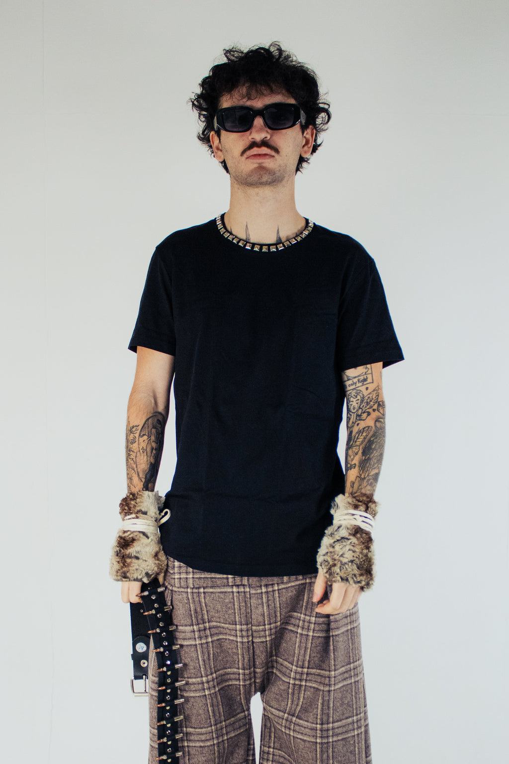 black stud collar tee