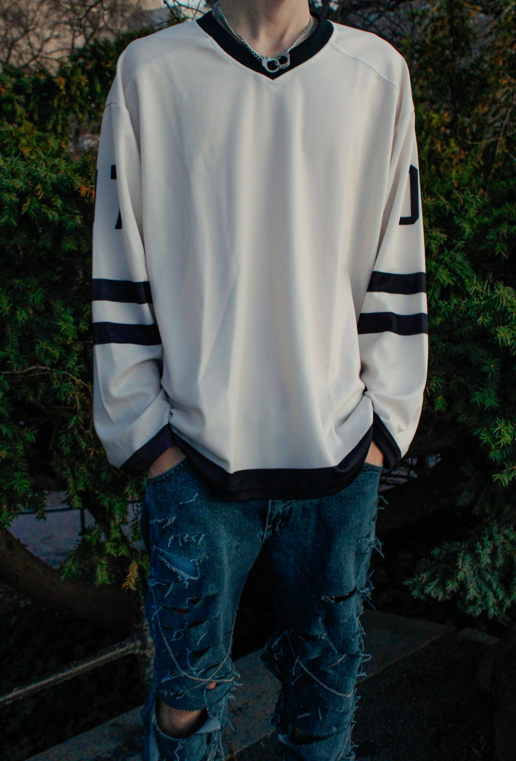 07 cream v-neck hockey jersey
