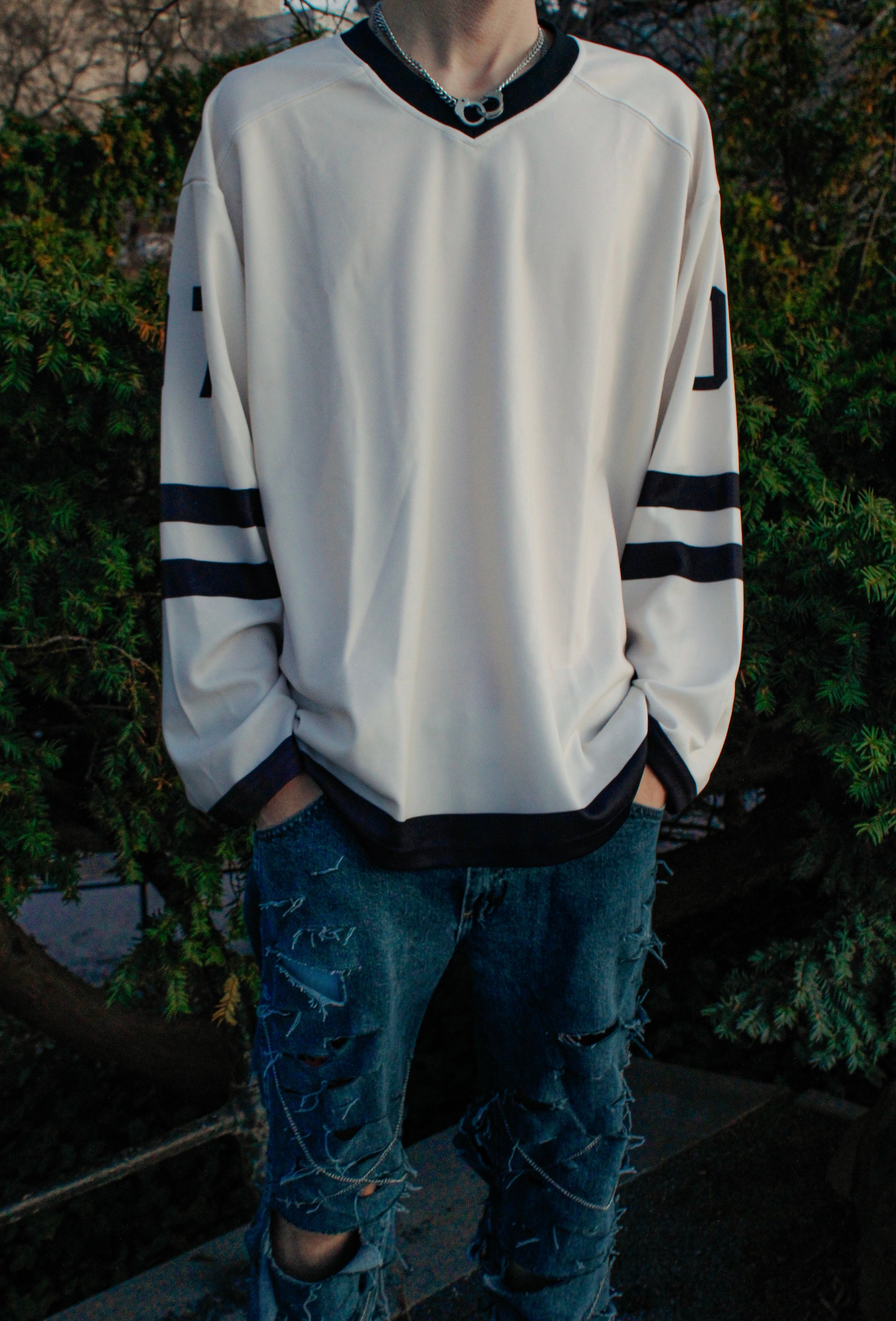 07 cream v-neck hockey jersey